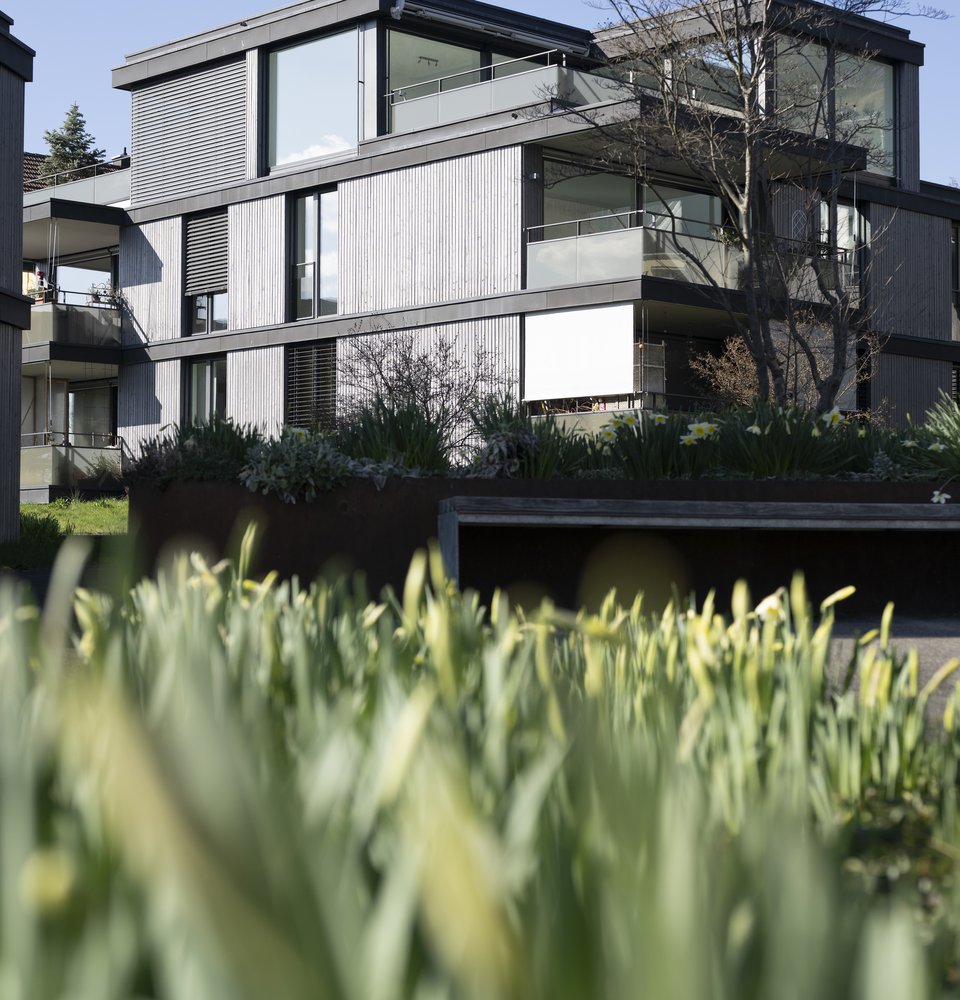 Moderne Wohnliegenschaft mit Duplex-Wohnung an der Stationsstrasse 30 in Hünibach